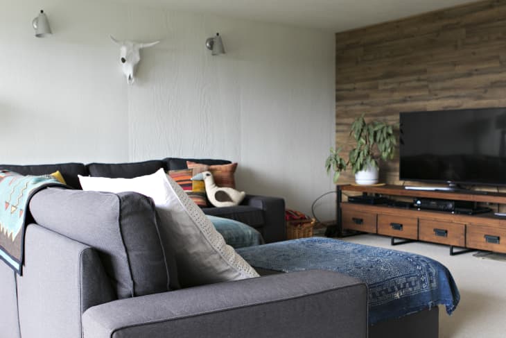 Wood Accent Wall Ideas | Apartment Therapy - Accentuating Apartment Wood Accents With Textures